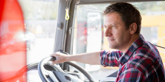 CE Sınıfı Ehliyet Nedir, Hangi Araçları Sürebilir ve Şartları Nelerdir?